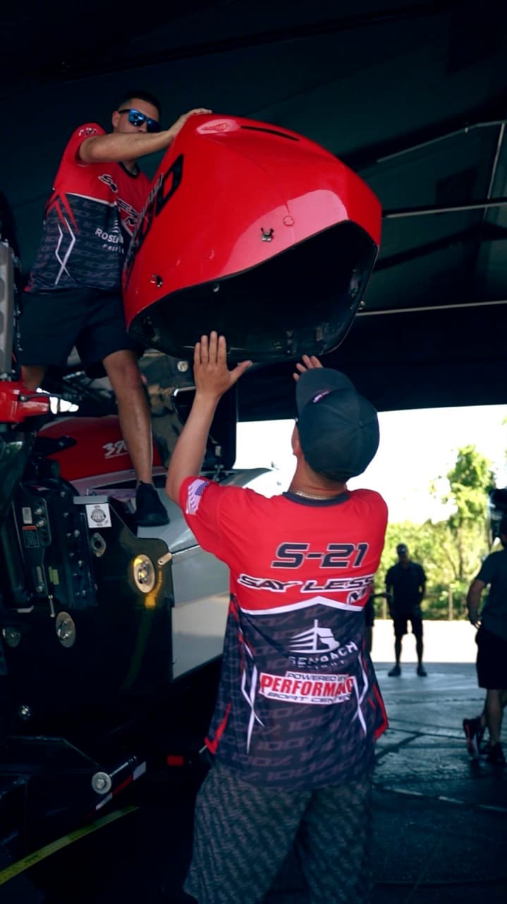 Ozarks Powerboat Weekend: Race-weekend recaps from the water and the pits.